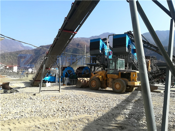陝西商洛鎮安雙輪洗沙回收一（yī）體機和圓振篩21.jpg